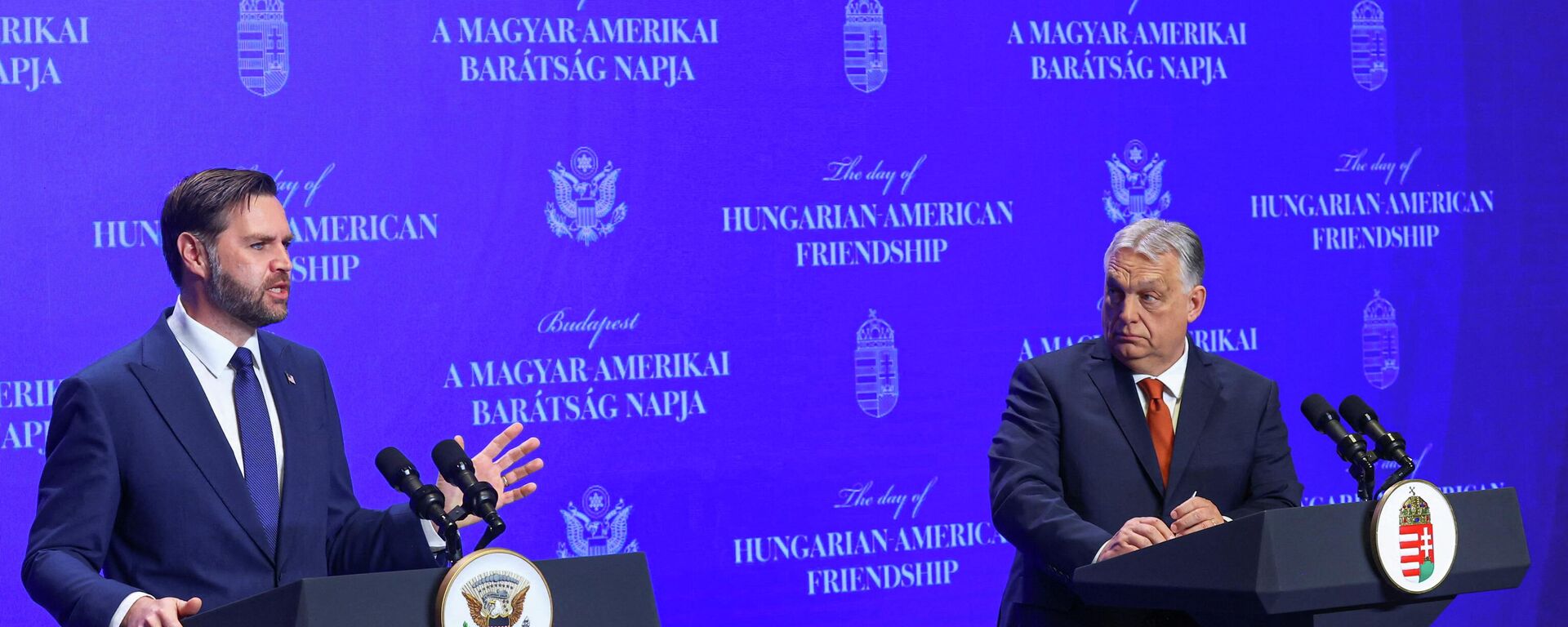 Вице-президент США Джей Ди Вэнс и премьер-министр Венгрии Виктор Орбан - Sputnik Литва, 1920, 07.04.2026
