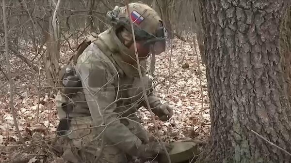 Боевая работа саперов группировки Южная в зоне спецоперации - Sputnik Литва