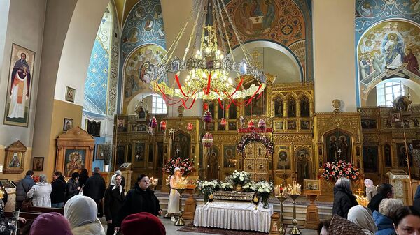 Освящение пасхальные приношений в православных храмах Литвы - Sputnik Литва