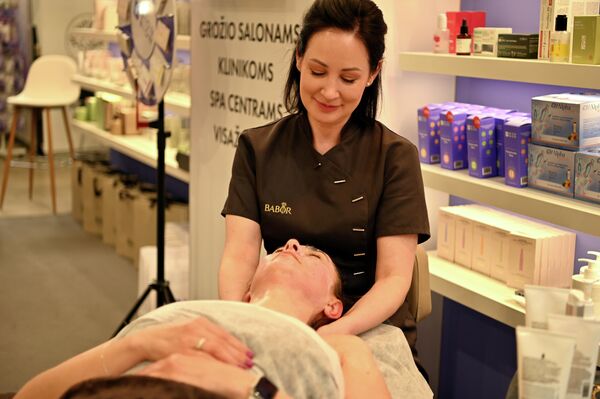 На фото: участники выставки Pelenė - 2026. - Sputnik Литва