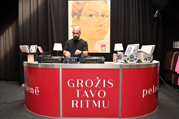 На фото: участники выставки Pelenė - 2026. - Sputnik Литва