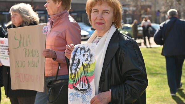 Протест около Сейма Литвы против строительства военного полигона в Капчяместисе - Sputnik Литва