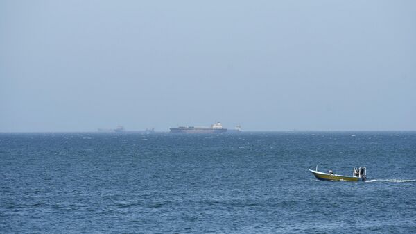 Суда и лодки в Ормузском проливе - Sputnik Литва