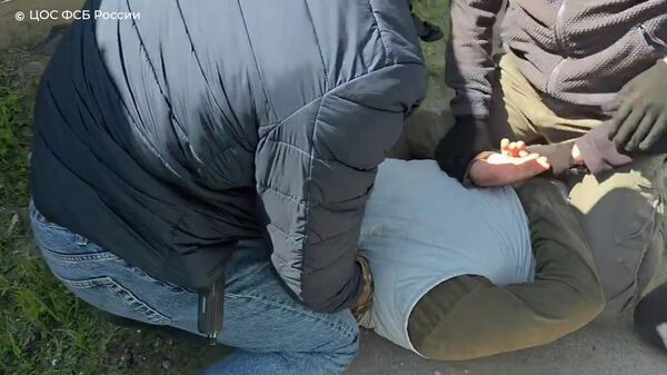 Задержание мужчины и женщины, планировавших теракт в Пятигорске - Sputnik Литва