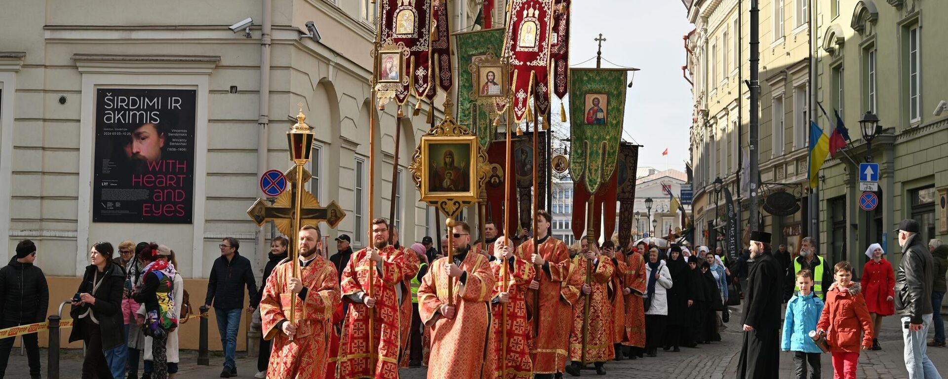 В Вильнюсе православные прошли крестным ходом в память о Святых Виленских мучениках  - Sputnik Литва, 1920, 26.04.2026