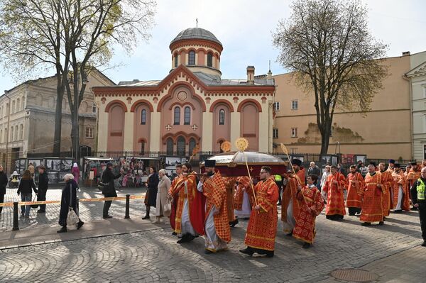 После литургии были организованны угощения для участников процессии и всех желающих. - Sputnik Литва