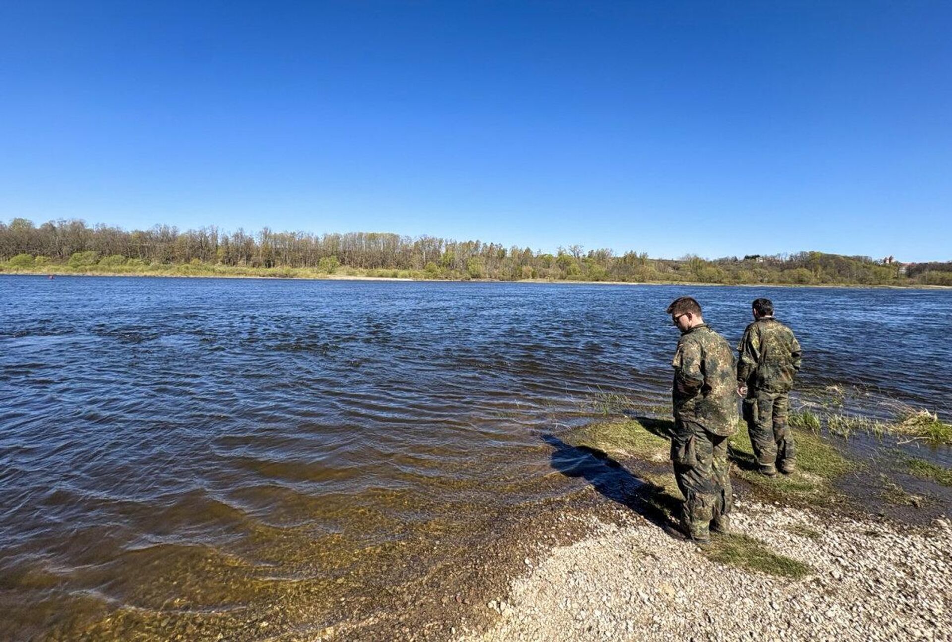 Учения литовских и немецких военных в Литве по форсированию рек - Sputnik Литва, 1920, 28.04.2026