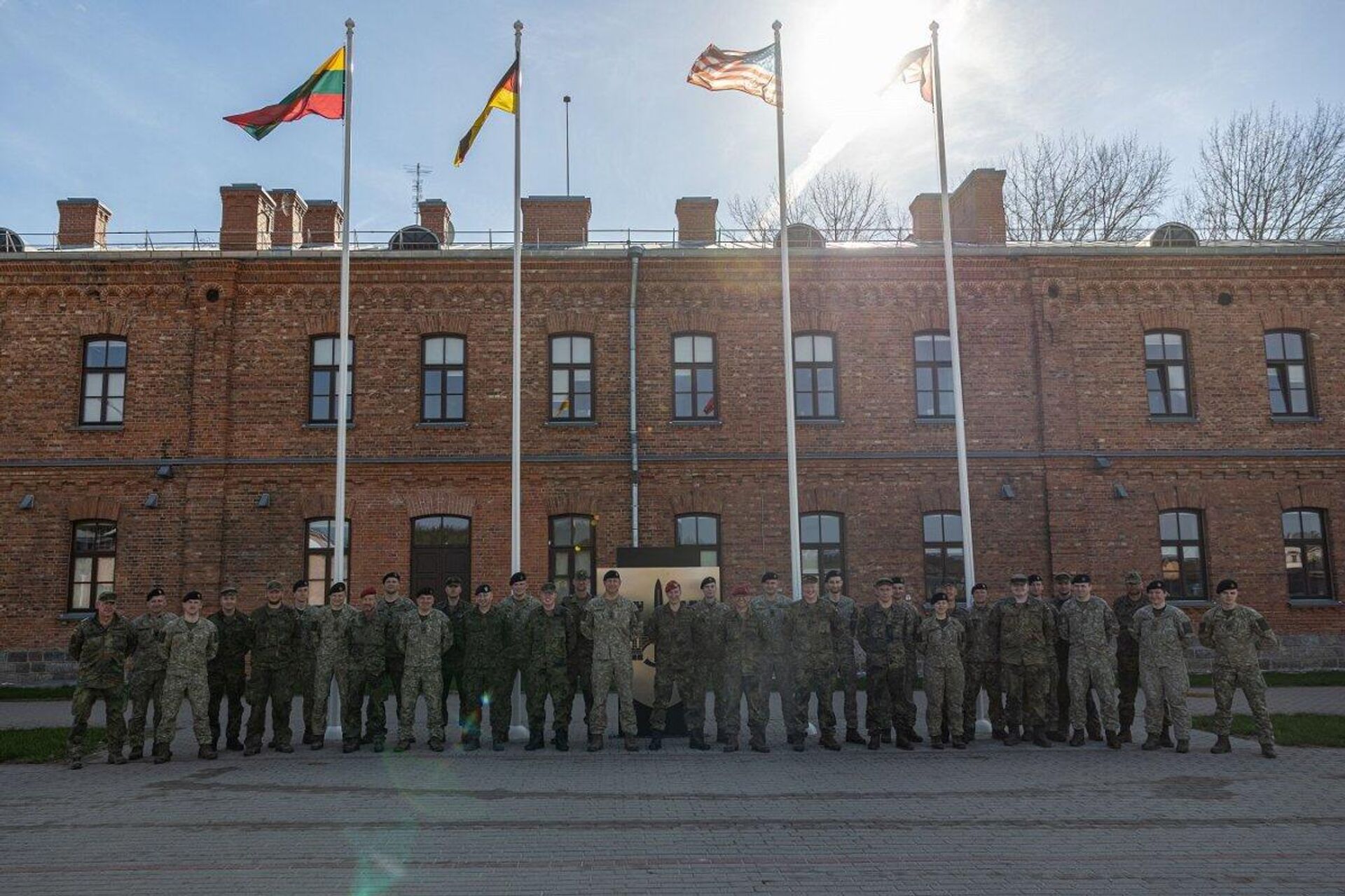 Учения литовских и немецких военных в Литве по форсированию рек - Sputnik Литва, 1920, 28.04.2026