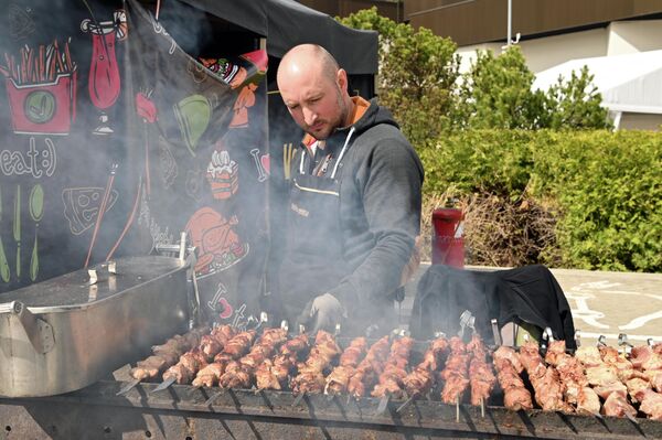 Для участников выставки также были организованы зоны для перекуса.  - Sputnik Литва