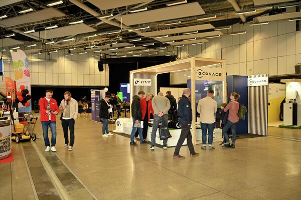 На фото: посетители выставки RESTA. - Sputnik Литва