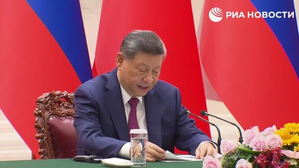 Декларацию о становлении многополярного мира подписали Москва и Пекин, заявил Си Цзиньпин - Sputnik Литва