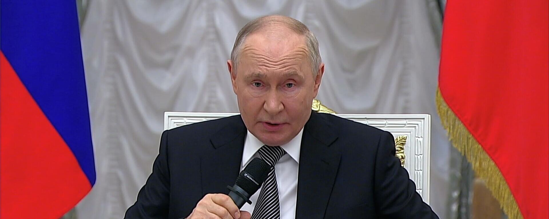 Президент России Владимир Путин приказал представить предложения по ответу на удар ВСУ  - Sputnik Литва, 1920, 22.05.2026
