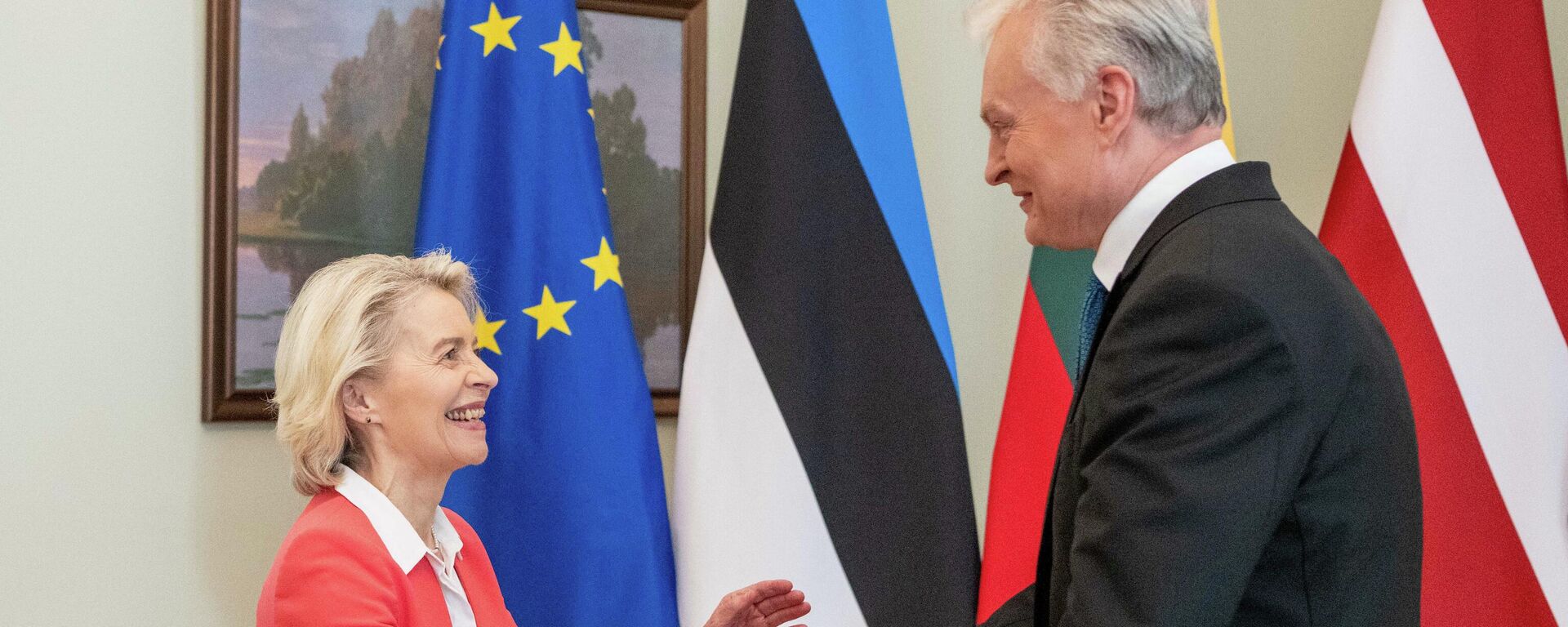 Глава Еврокомиссии Урсула фон дер Ляйен и президент Литвы Гитанас Науседа - Sputnik Литва, 1920, 27.05.2026