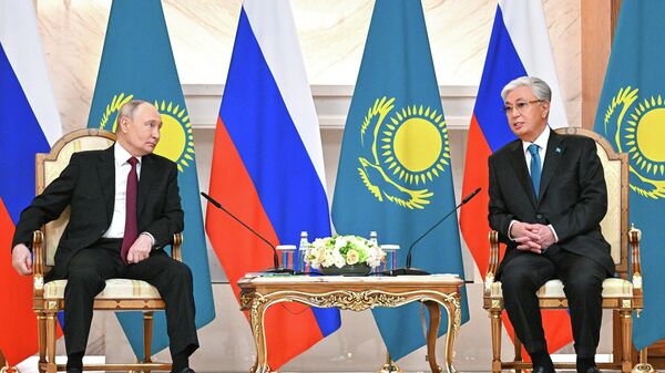 Президент РФ Владимир Путин и президент Казахстана Касым-Жомарт Токаев - Sputnik Литва
