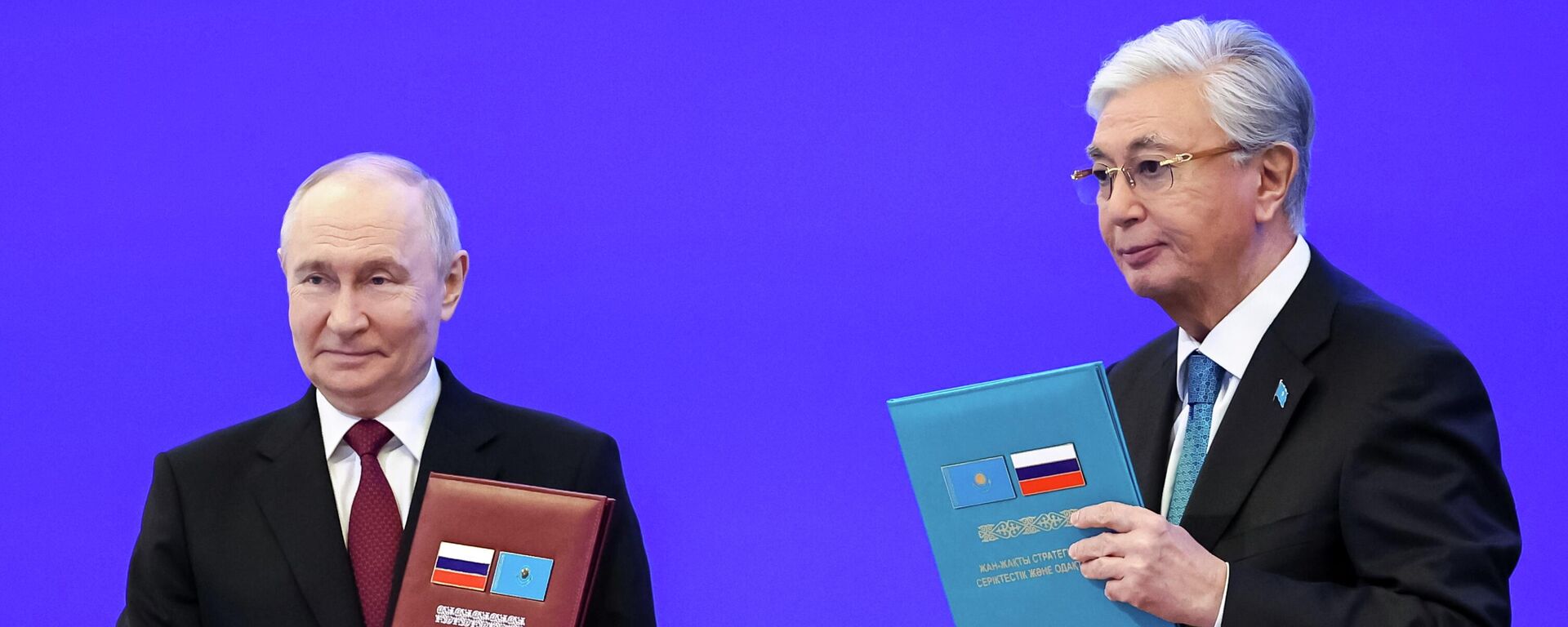 Президент РФ Владимир Путин и президент Казахстана Касым-Жомарт Токаев - Sputnik Литва, 1920, 28.05.2026