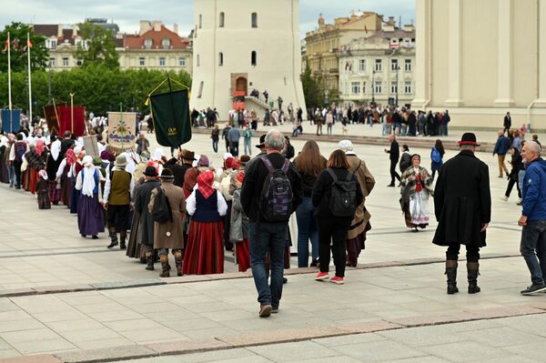 В последнее воскресенье мая в центре Вильнюса состоялось музыкальное шествие участников. - Sputnik Литва