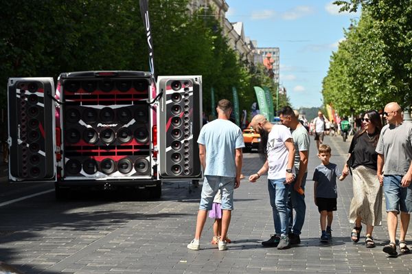 Vilnius Motor Fest превратил центр Вильнюса в настоящий праздник автомобильной культуры, полный впечатляющей техники и позитивных эмоций. - Sputnik Литва