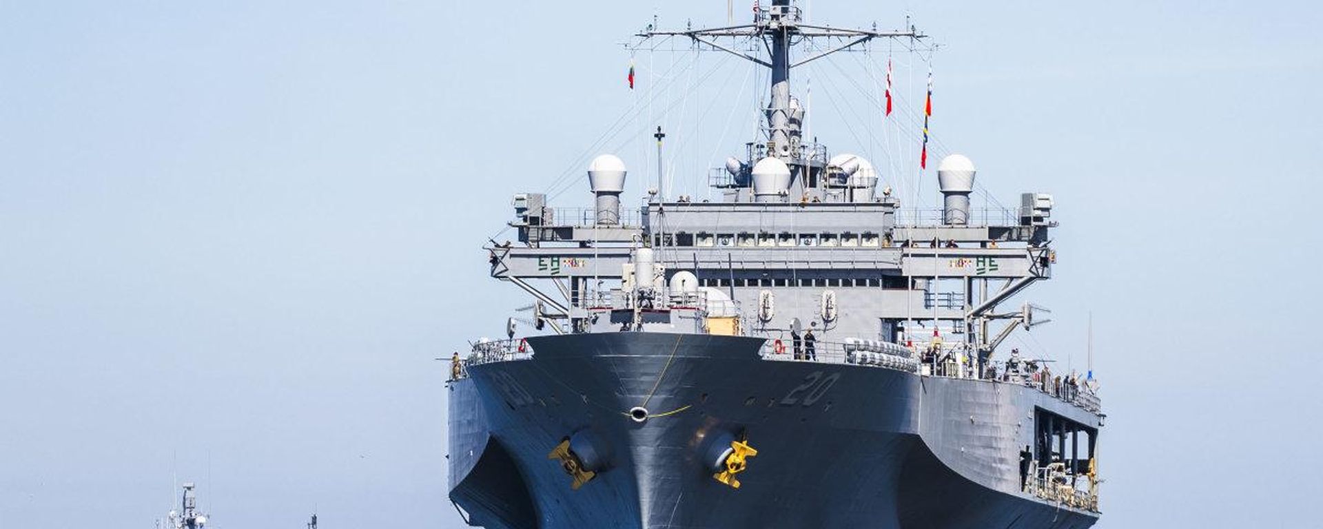 Корабль ВМС США USS Mount Whitney в Клайпедском порту  - Sputnik Литва, 1920, 25.06.2026