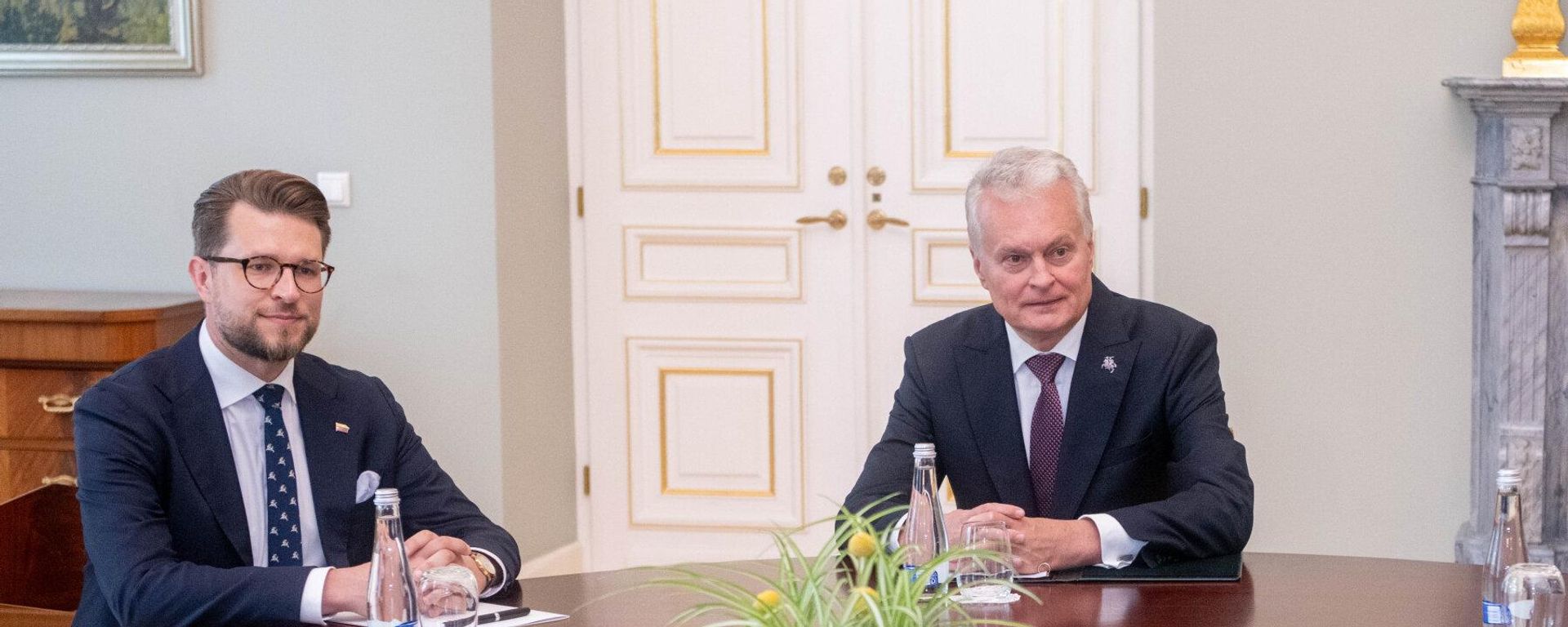 Президент Литвы Гитанас Науседа и кандидат в министры энергетики Лукас Савицкас - Sputnik Литва, 1920, 30.06.2026