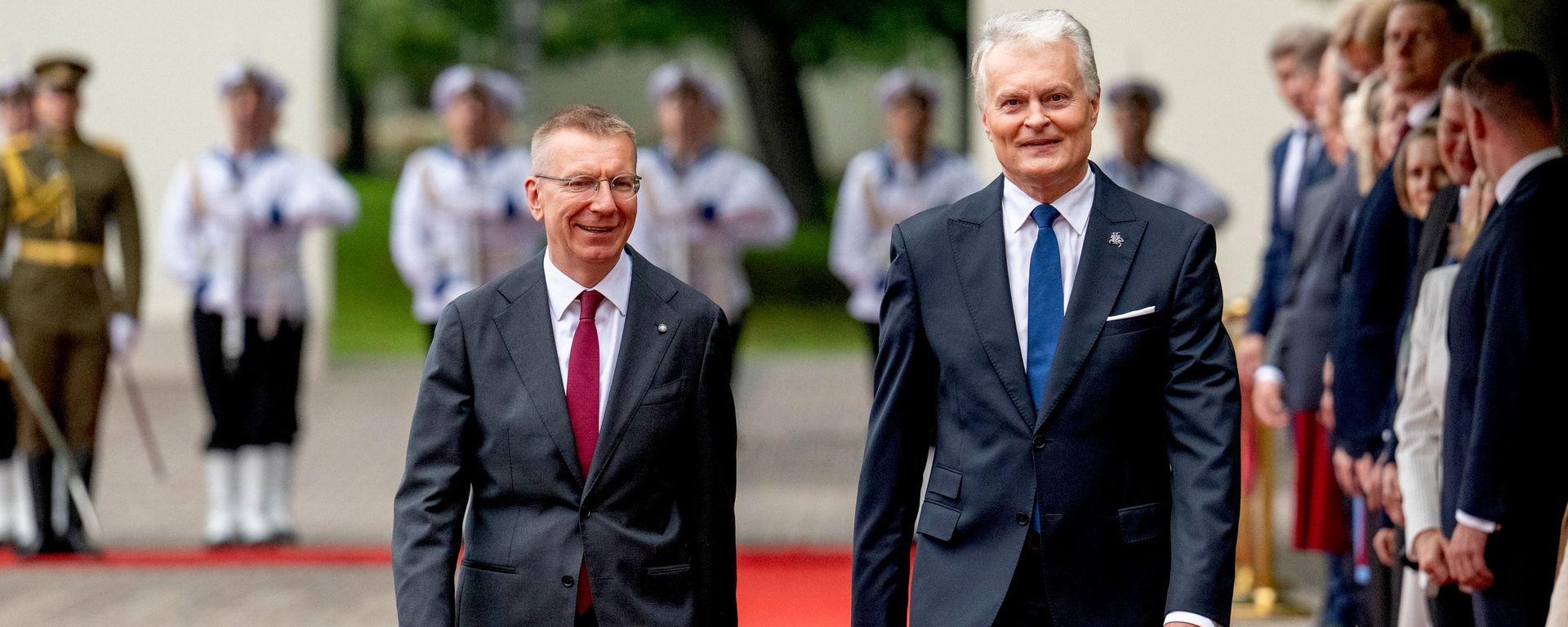 Президент Литвы Гитанас Науседа и президент Латвии Эдгар Ринкевич - Sputnik Литва, 1920, 15.07.2026