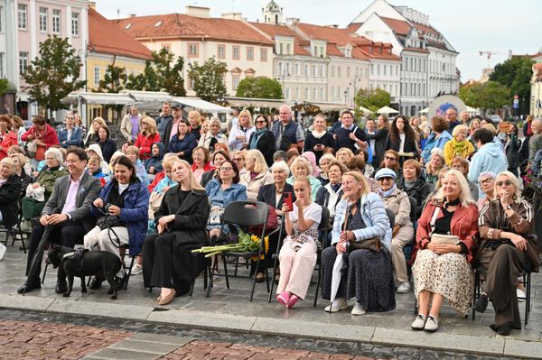 В программе прозвучали самые известные произведения аргентинского композитора Астора Пьяццоллы, классические мелодии начала XX века, а также музыкальные композиции, подобранные как для танцоров, так и для слушателей. - Sputnik Литва