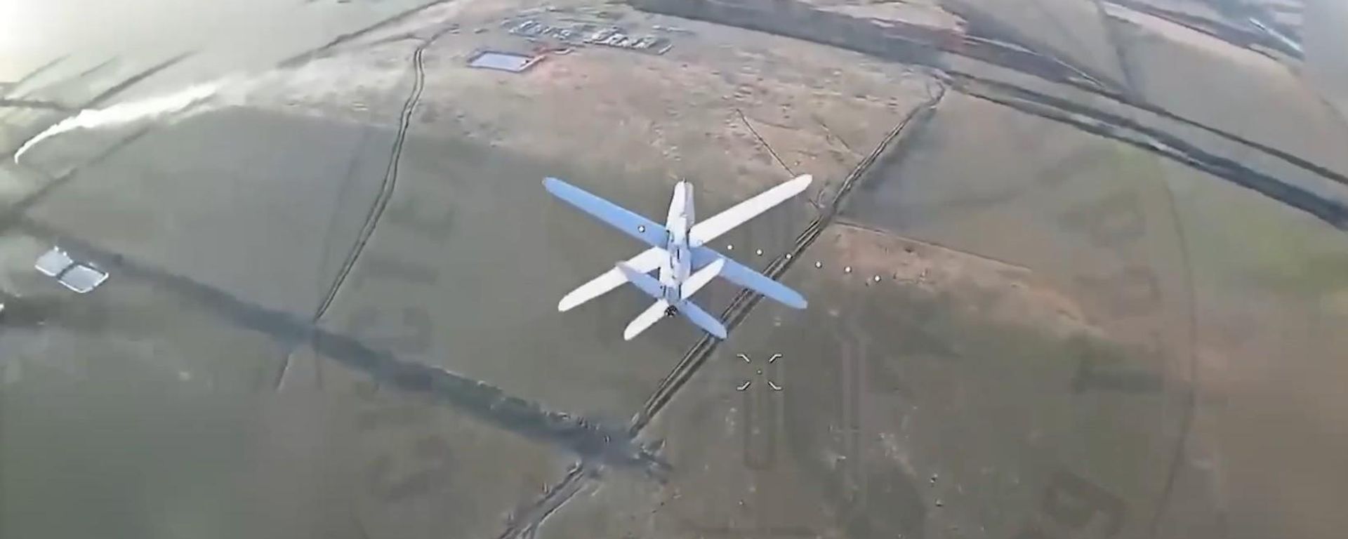 Боевая работа операторов войск беспилотных систем ВС РФ в населенном пункте Белицкое - Sputnik Литва, 1920, 24.07.2026