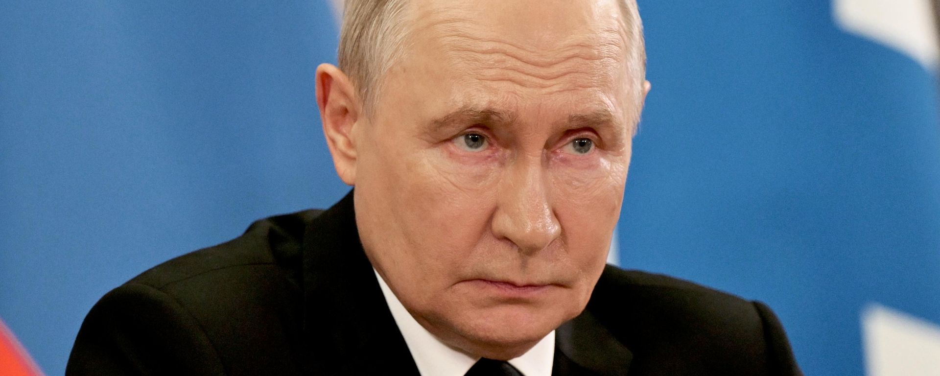 Президент РФ, верховный главнокомандующий ВС РФ Владимир Путин на праздничном приеме в Главном Адмиралтействе в Санкт-Петербурге в честь Дня ВМФ - Sputnik Литва, 1920, 26.07.2026