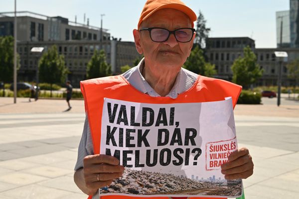 Однако представители компании считают, что действия центра незаконны. Energesman продолжает принимать отходы, а работники работают в две смены. - Sputnik Литва