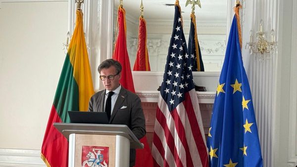 Посол Литвы в США Гедиминас Варвуолис - Sputnik Литва
