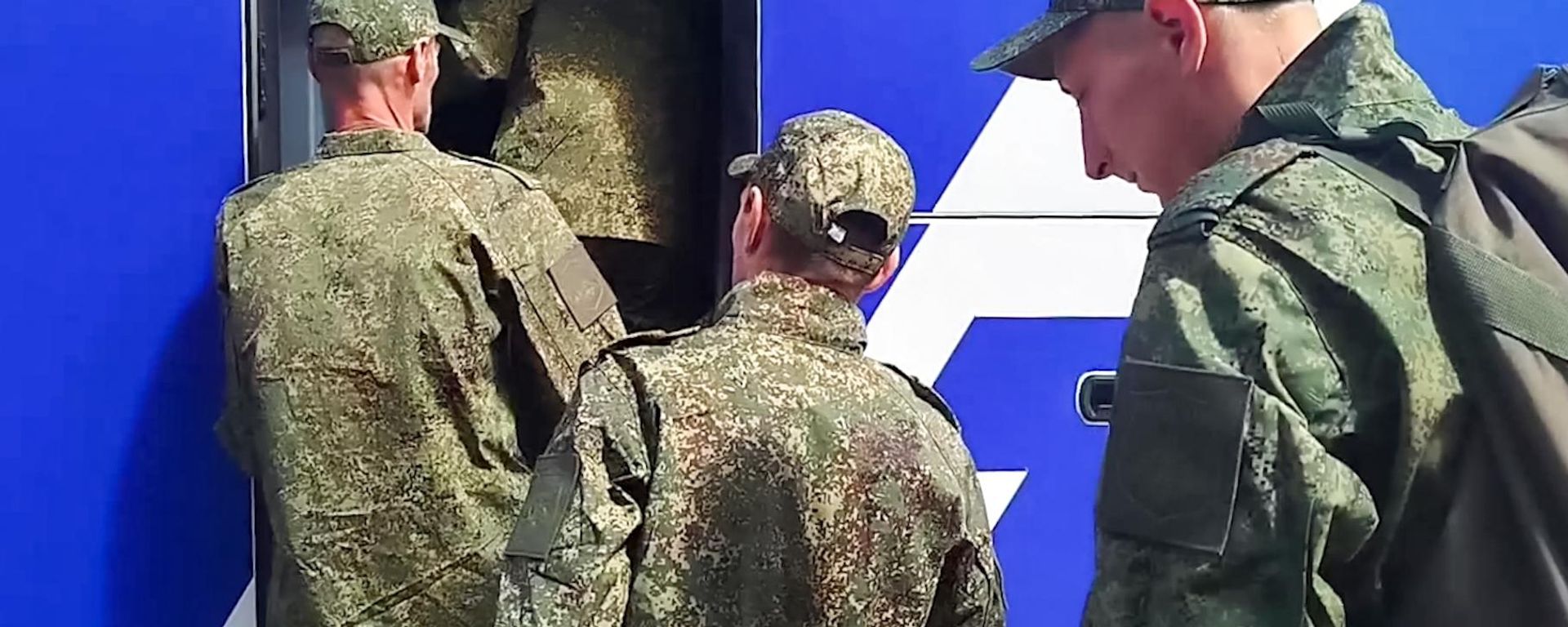 Россия вернула военнослужащих из украинского плена - Sputnik Литва, 1920, 19.08.2026
