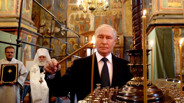 Президент Владимир Путин посетил Архангельский собор Московского Кремля - Sputnik Литва