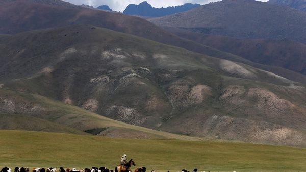 Горы в Киргизии, архивное фото - Sputnik Литва
