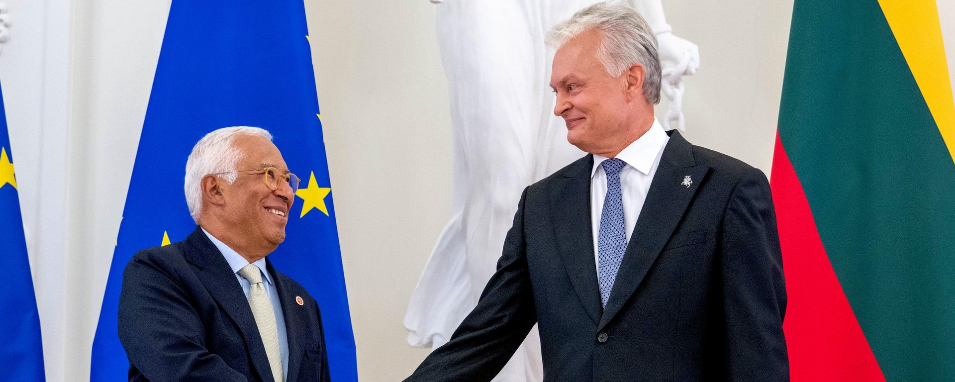 Глава Евросовета Антониу Кошта и президент Литвы Гитанас Науседа - Sputnik Литва, 1920, 26.08.2026