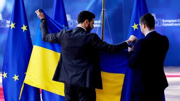 Флаги Евросоюза и Украины - Sputnik Литва