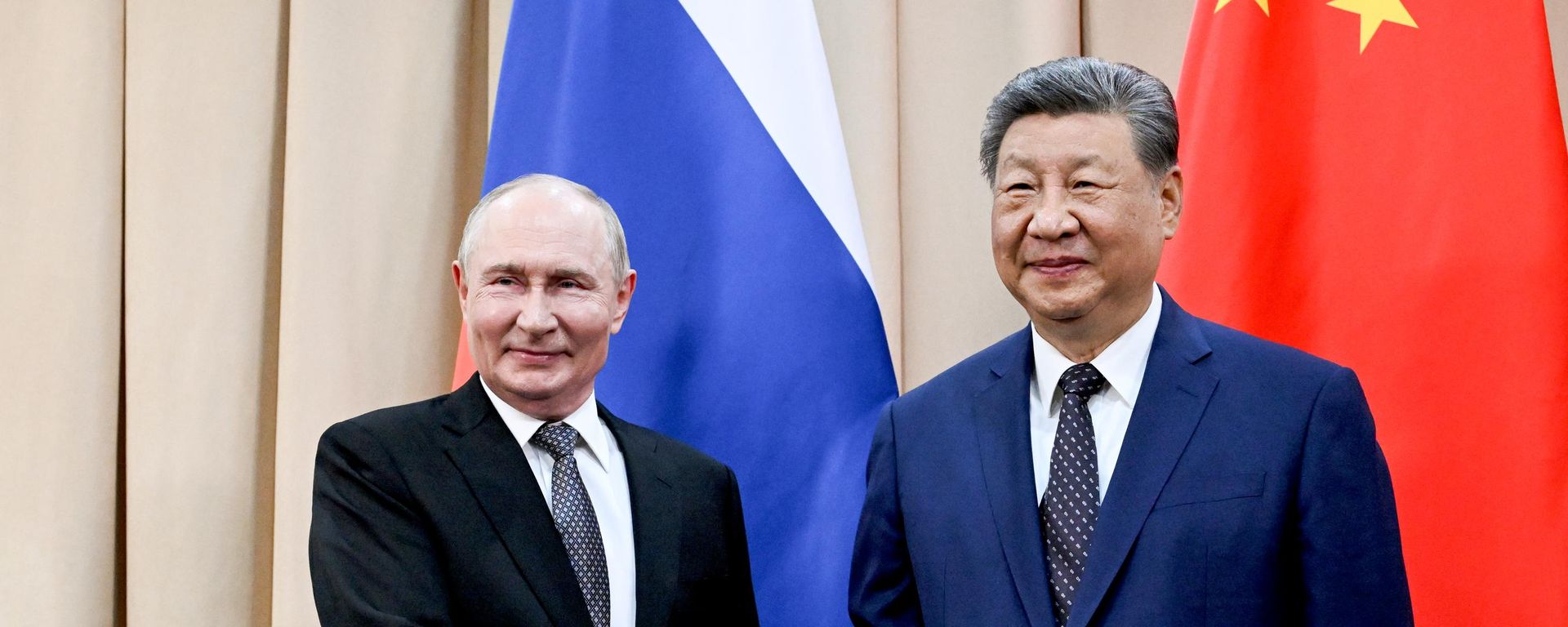 Президент РФ Владимир Путин и председатель КНР Си Цзиньпин - Sputnik Литва, 1920, 31.08.2026