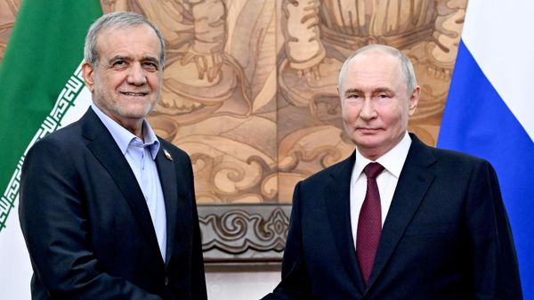 Президент Владимир Путин встретился с президентом Ирана Масудом Пезешкианом - Sputnik Литва