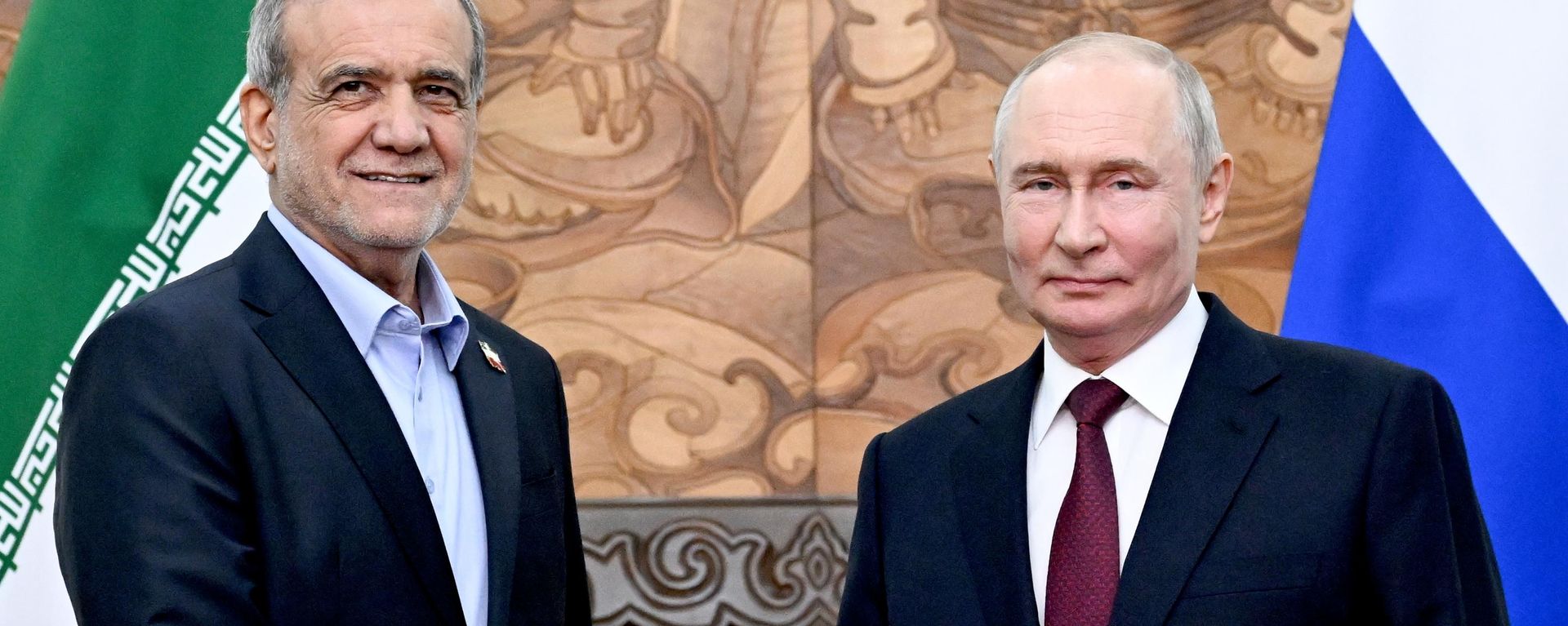 Президент Владимир Путин встретился с президентом Ирана Масудом Пезешкианом - Sputnik Литва, 1920, 01.09.2026
