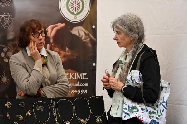 На фото: продажа украшений на ярмарке во время фестиваля "Дни столицы" в Вильнюсе. - Sputnik Литва