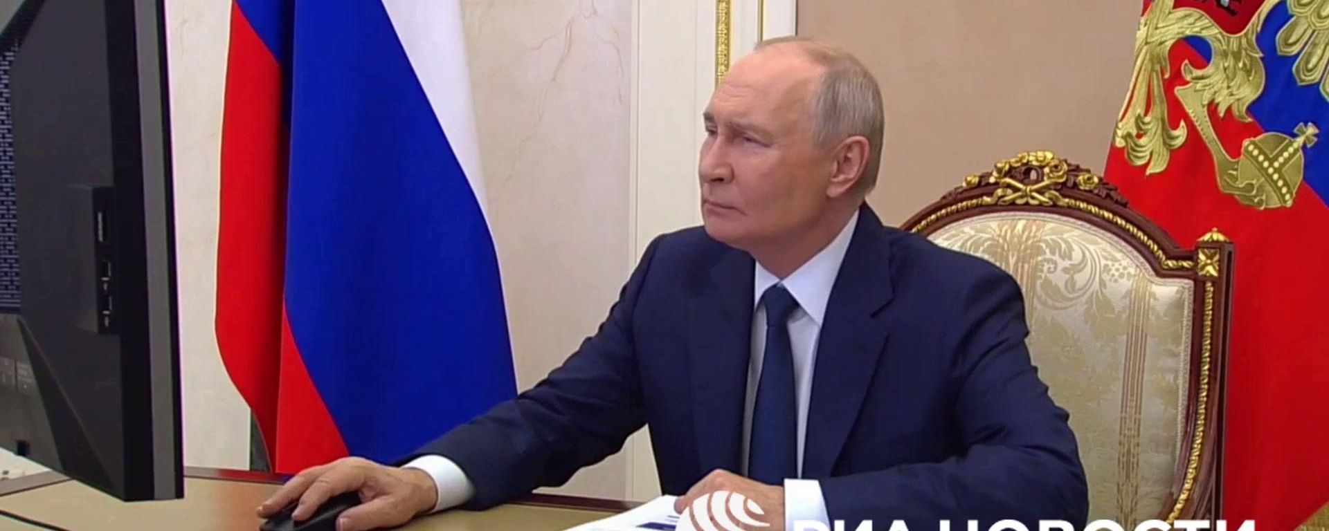 Президент России Владимир Путин проголосовал на выборах в Госдуму РФ - Sputnik Литва, 1920, 18.09.2026