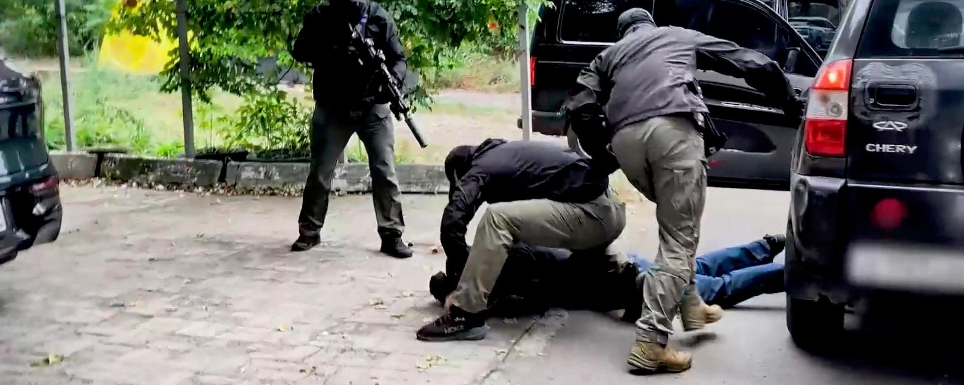 Задержание жителя Донецка, планировавшего теракт у избирательного участка - Sputnik Литва, 1920, 21.09.2026