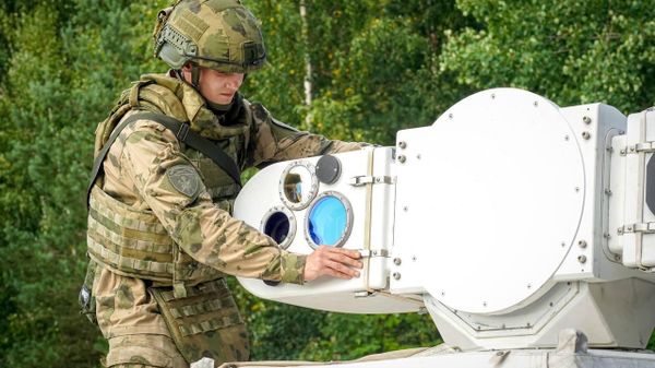 В Ленинградской области испытали боевой лазер против дронов - Sputnik Литва