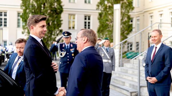 Премьер Литвы Миндаугас Синкявичюс и министр обороны Германии Борис Писториус  - Sputnik Литва
