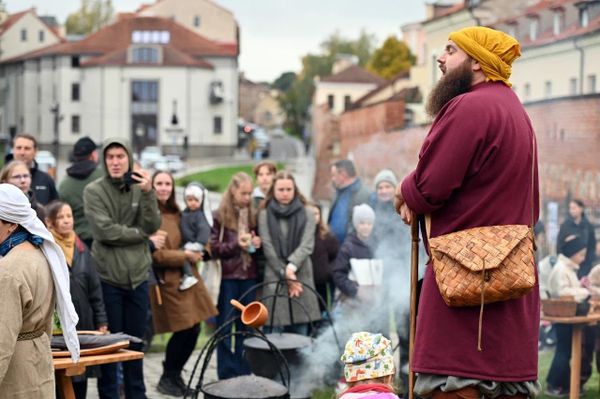 В столице прошло ежегодное осеннее мероприятие "День Средневековья в Бастионе: благородный Вильнюс". - Sputnik Литва