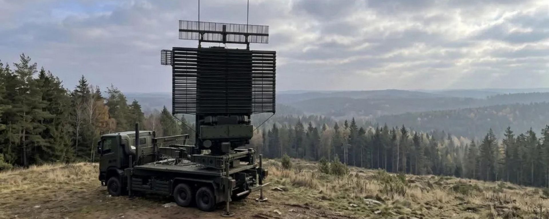 Мобильный радар средней дальности AN/TPS-77 MRR американского производства  - Sputnik Литва, 1920, 20.10.2026
