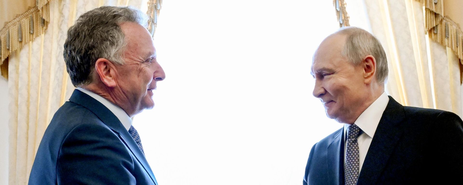 Встреча президента РФ Владимира Путина и спецпосланника президента США Стивена Уиткоффа - Sputnik Литва, 1920, 21.10.2026
