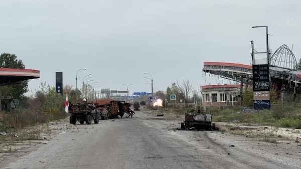 Российские саперы проводят разминирование в районе города Алешки Херсонской области - Sputnik Литва