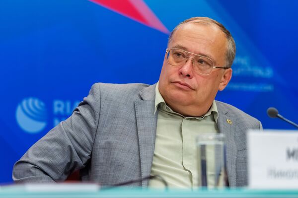 Вынужденный альянс: как Латвия и Эстония пошли прицепом за Литвой Вынужденный альянс: как Латвия и Эстония пошли прицепом за Литвой - Sputnik Литва