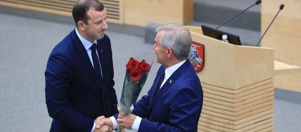 Кандидат в еврокомиссары от Литвы Виргиниюс Синкявичюс со спикером Сейма Викторасом Пранцкетисом, архивное фото - Sputnik Литва