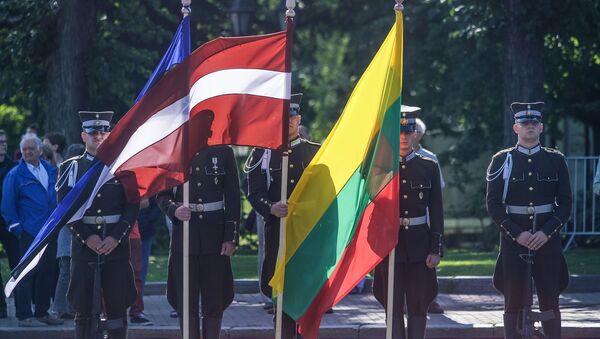 Флаги Эстонии, Латвии и Литвы, архивное фото - Sputnik Литва