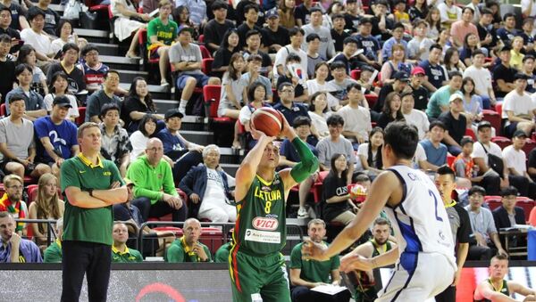 Сборная Литвы по баскетболу играет с командой Южной Кореи в Сеуле - Sputnik Литва